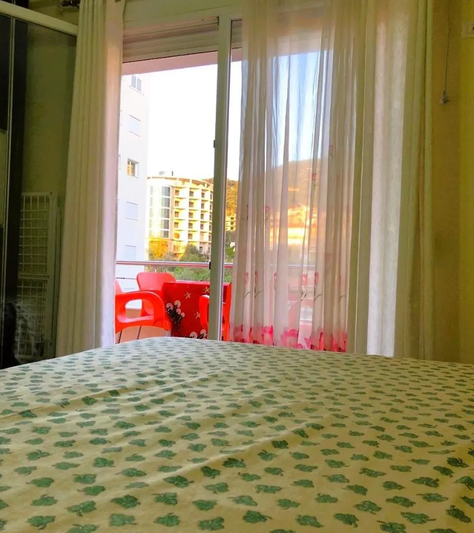 Lungomare Beachfront Apartment Vlore